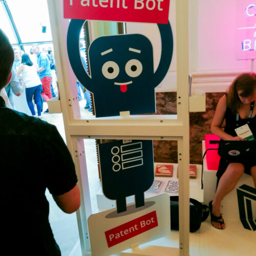 patenbot-albert-messestand